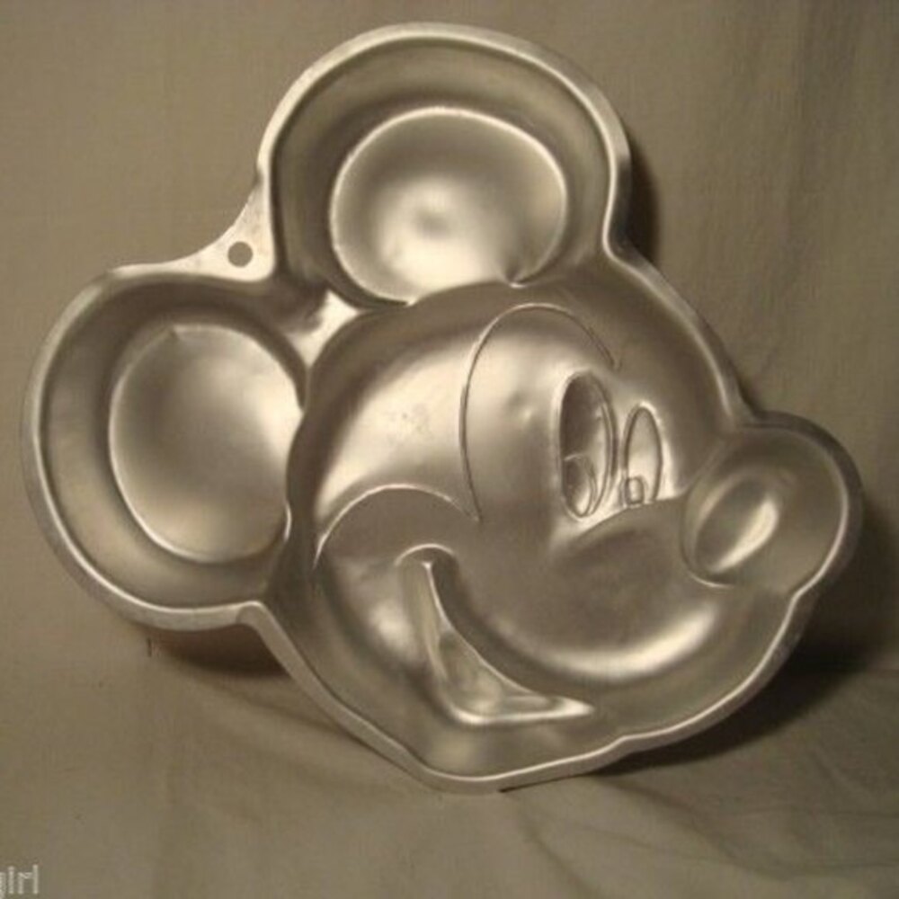 WILTON 2105-7070 Mickey Mouse Club Cake Pan 2010 - Picture 2 of 4